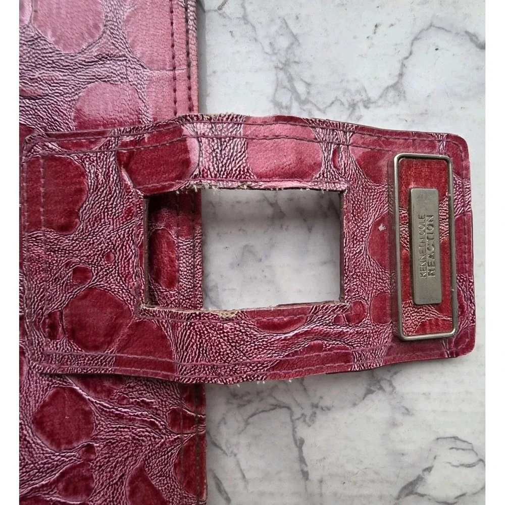 KENNETH COLE REACTION Women Rose Purple 8x4 Wristlet Wallet Clutch FauxCrocodile